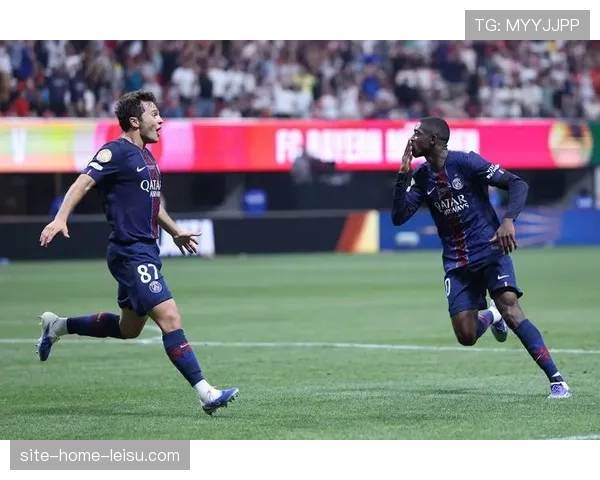 巴黎圣日耳曼前场逼抢战术迫使梅斯后场频繁失误